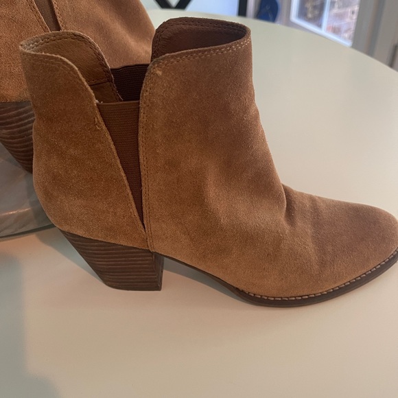 Dolce Vita Shoes - Dolce Vita 9 1/2 Brown Suede Booties